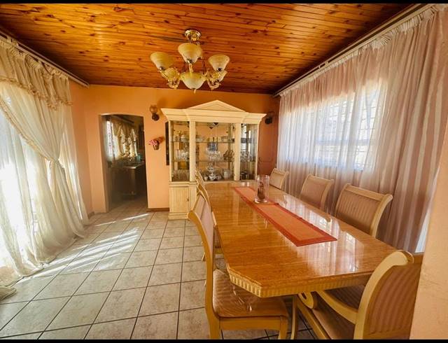 4 BEDROOM HOUSE FOR SALE IN BEDWORTH PARK